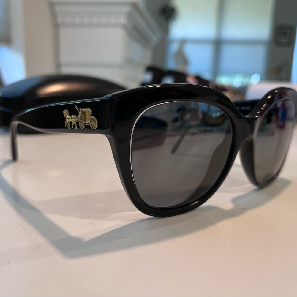 Coach Authentic Carriage Sunglasses Style # 5002T3 Black w matching leather case